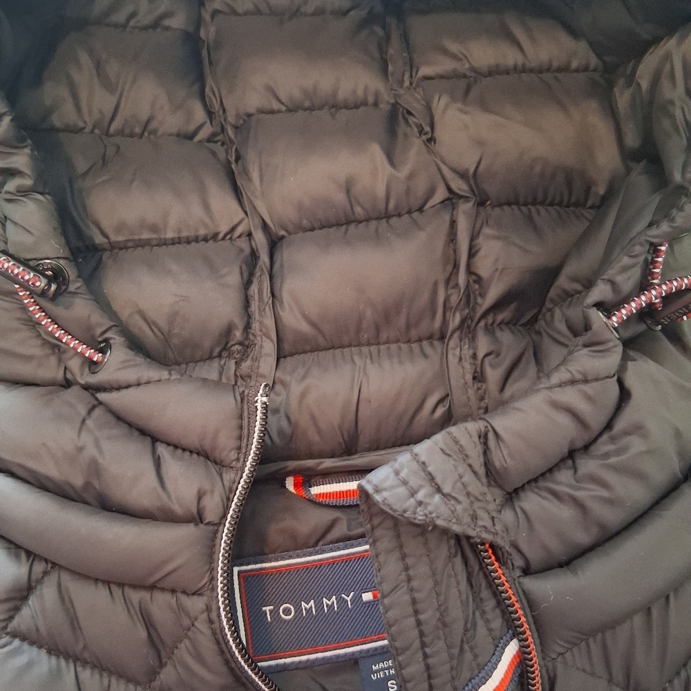 NWOT Tommy Hilfiger Women's Hooded Packable Jacket - Picture 11 of 13